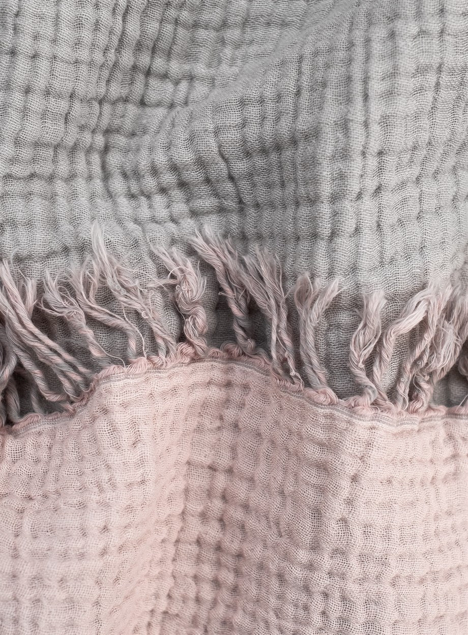 Dopppelseitige Kuscheldecke in Puder Pastell