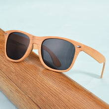 Charger l&#39;image dans la galerie, Bambus Holz Sonnenbrille mit UV Schutz
