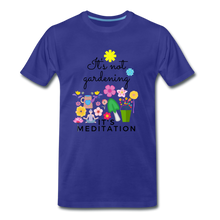 Load image into Gallery viewer, Männer Premium Bio T-Shirt I Gardening is Meditation - Königsblau
